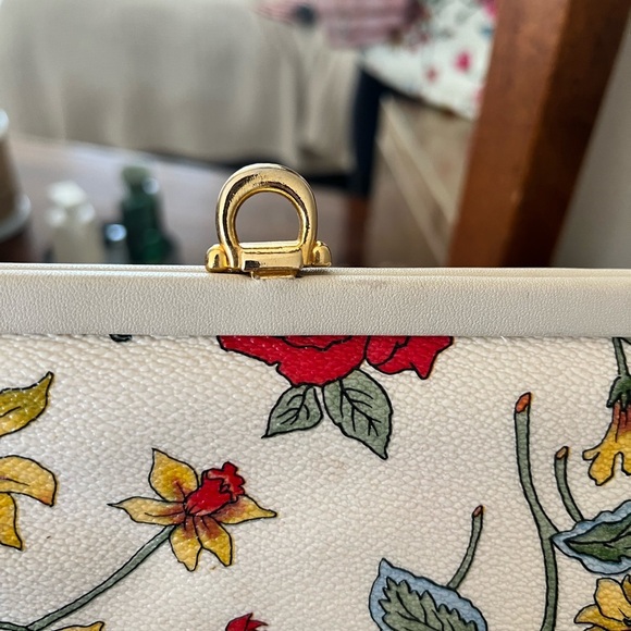 Vintage Almondo Floral Clutch - Picture 5 of 6